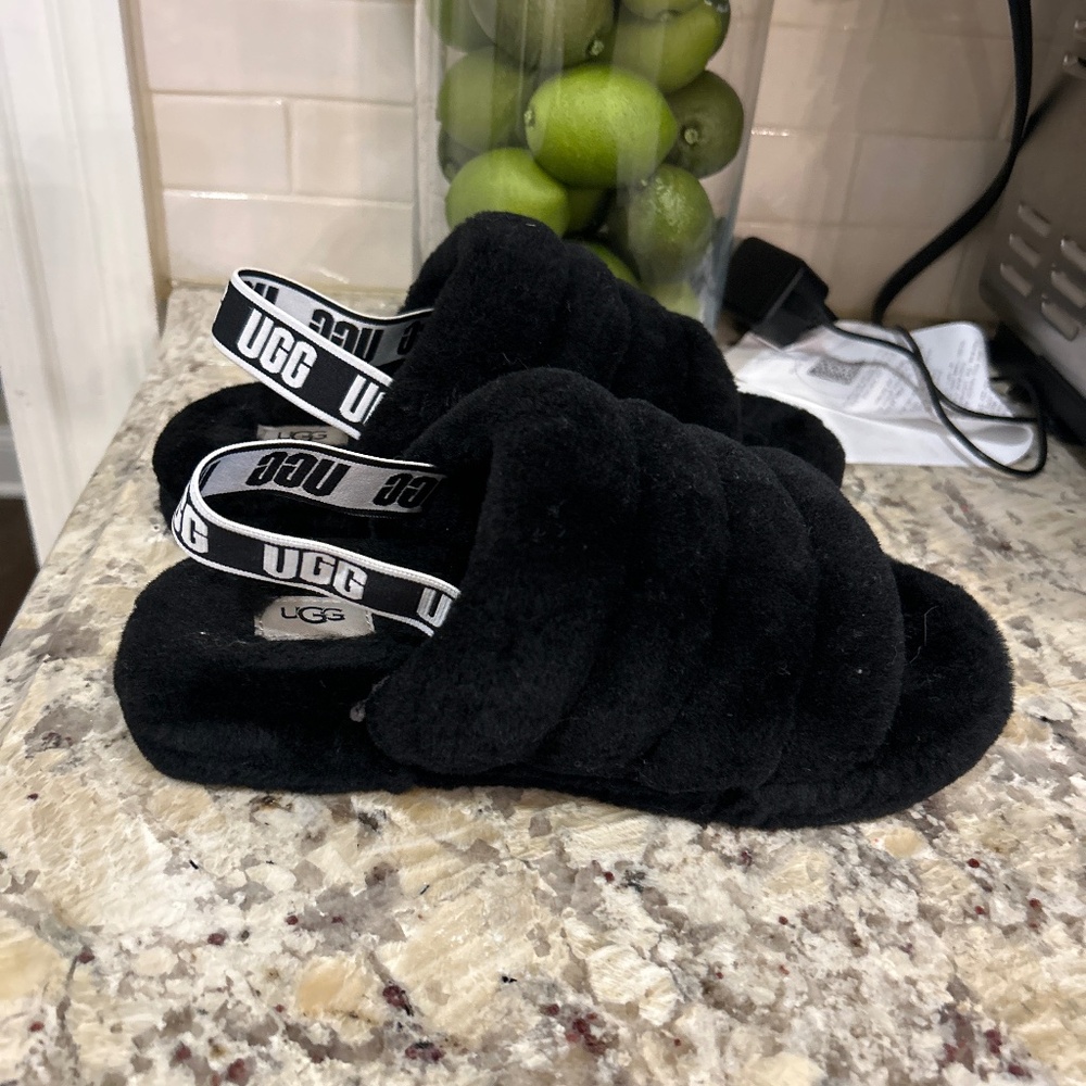 Ugg Slipers Yea slides